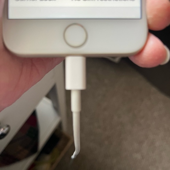 Apple iPhone - Elegant Gold - Picture 6 of 8